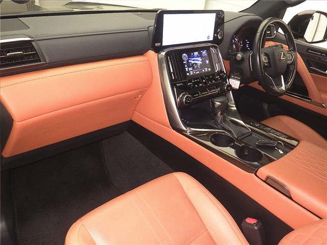 LEXUS LX600