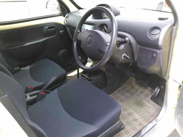DAIHATSU ESSE