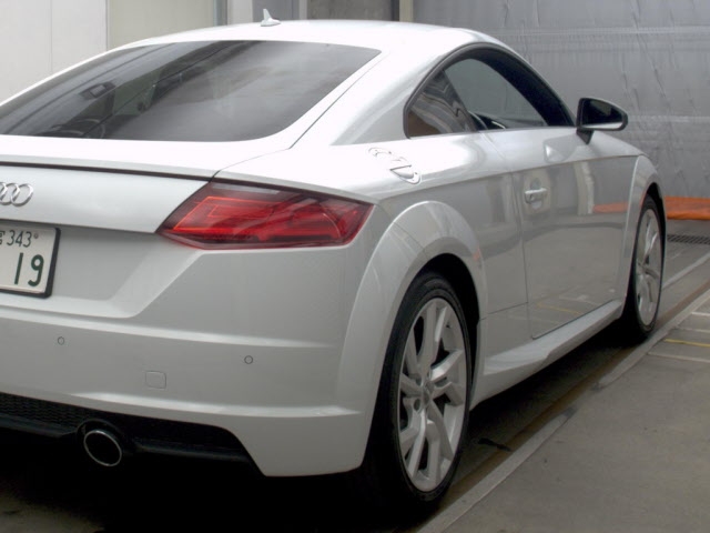 AUDI TT