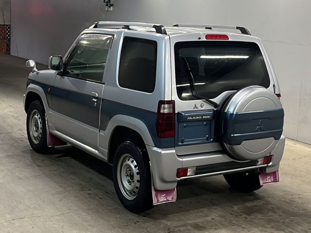 MITSUBISHI PAJERO MINI
