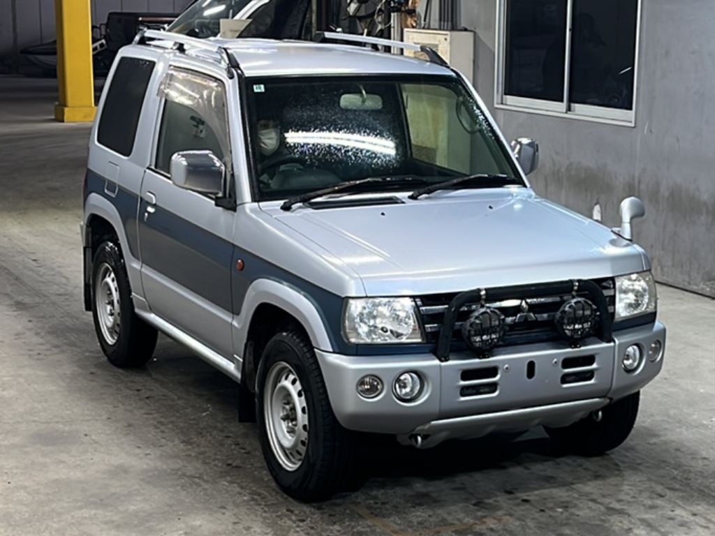 MITSUBISHI PAJERO MINI