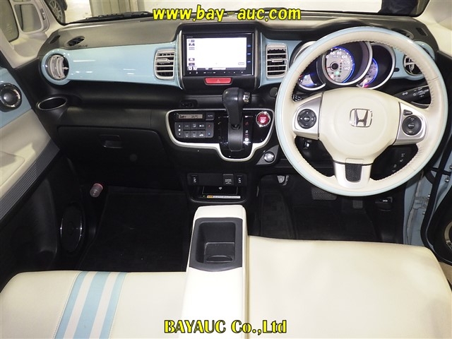 HONDA N-BOX SLASH