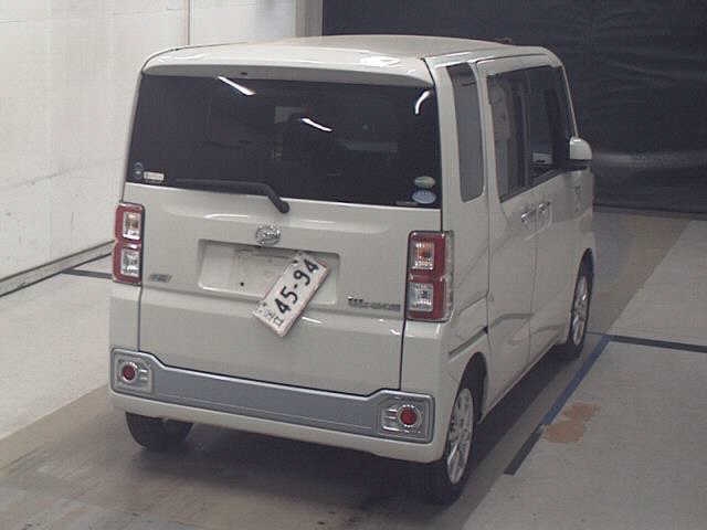 DAIHATSU WAKE