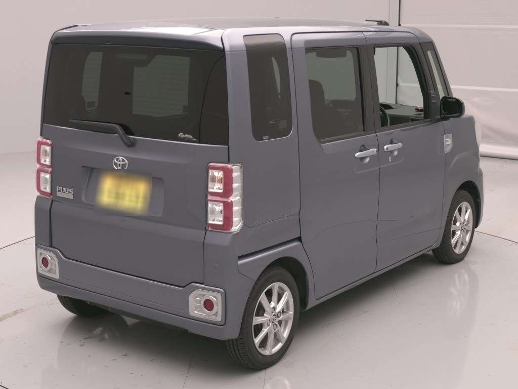 TOYOTA PIXIS MEGA