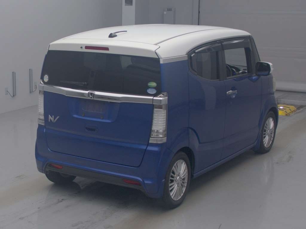 HONDA N-BOX SLASH