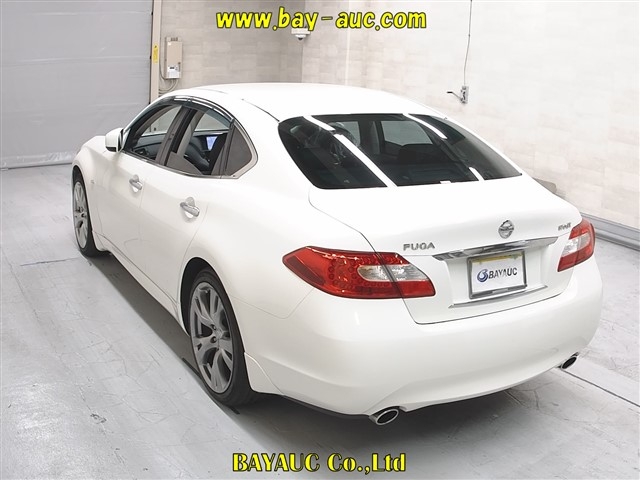 NISSAN FUGA