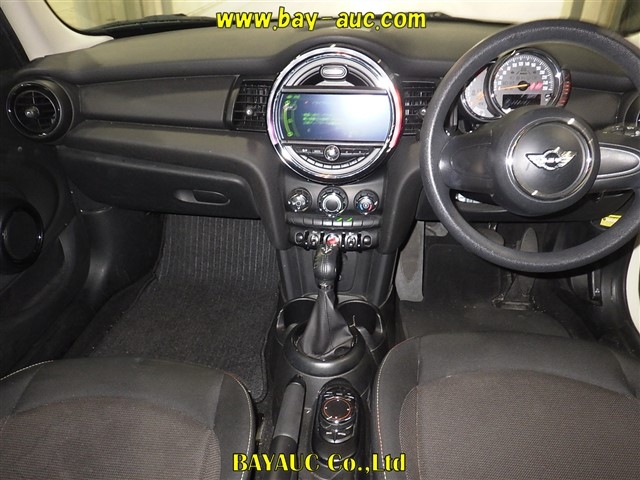 MINI HATCH