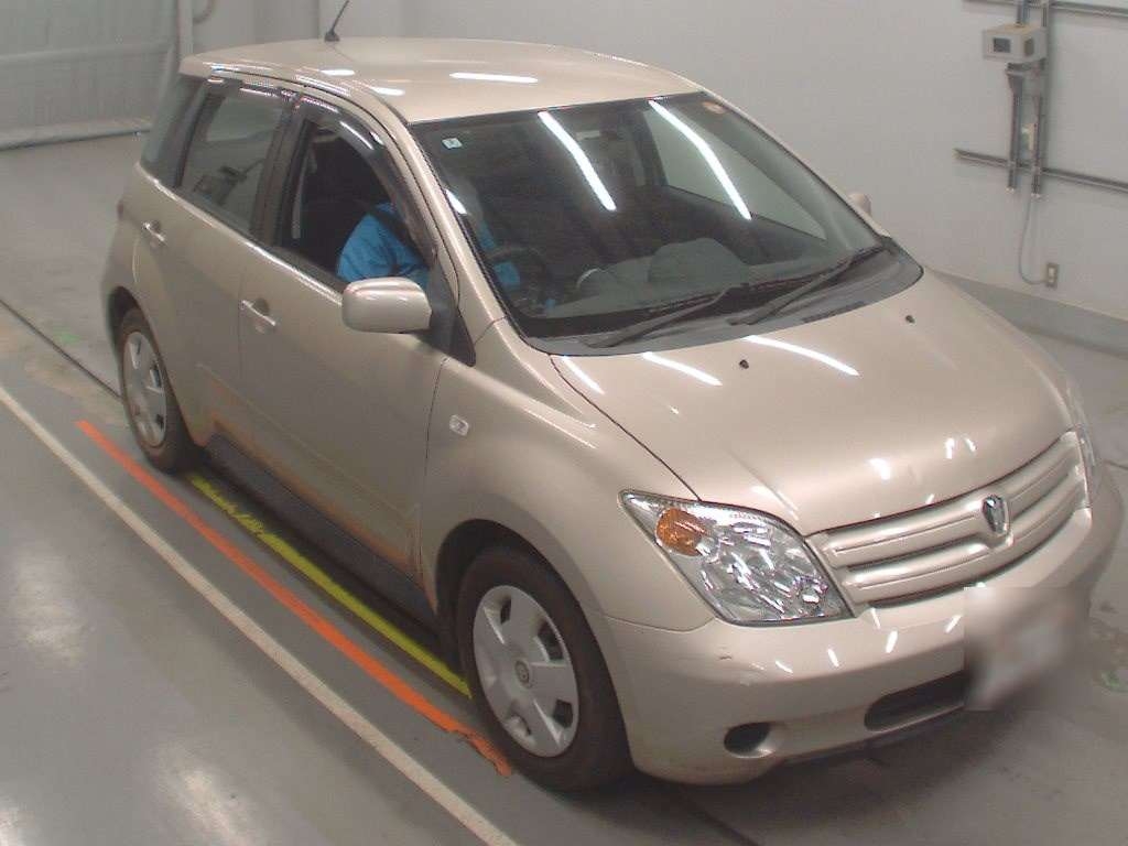 TOYOTA IST