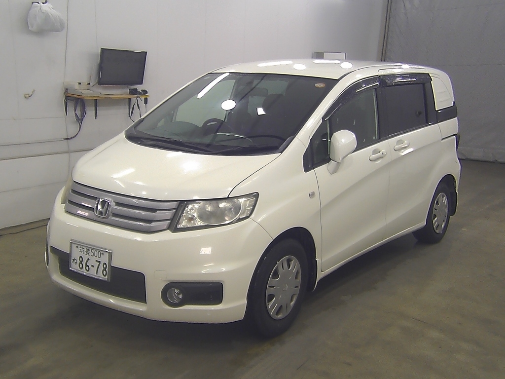 HONDA FREED SPIKE