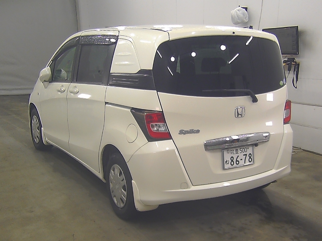 HONDA FREED SPIKE