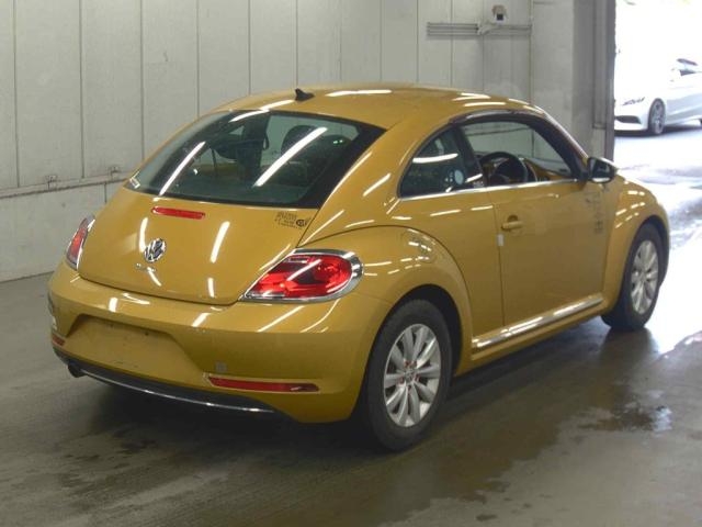 VOLKSWAGEN BEETLE