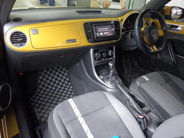 VOLKSWAGEN BEETLE