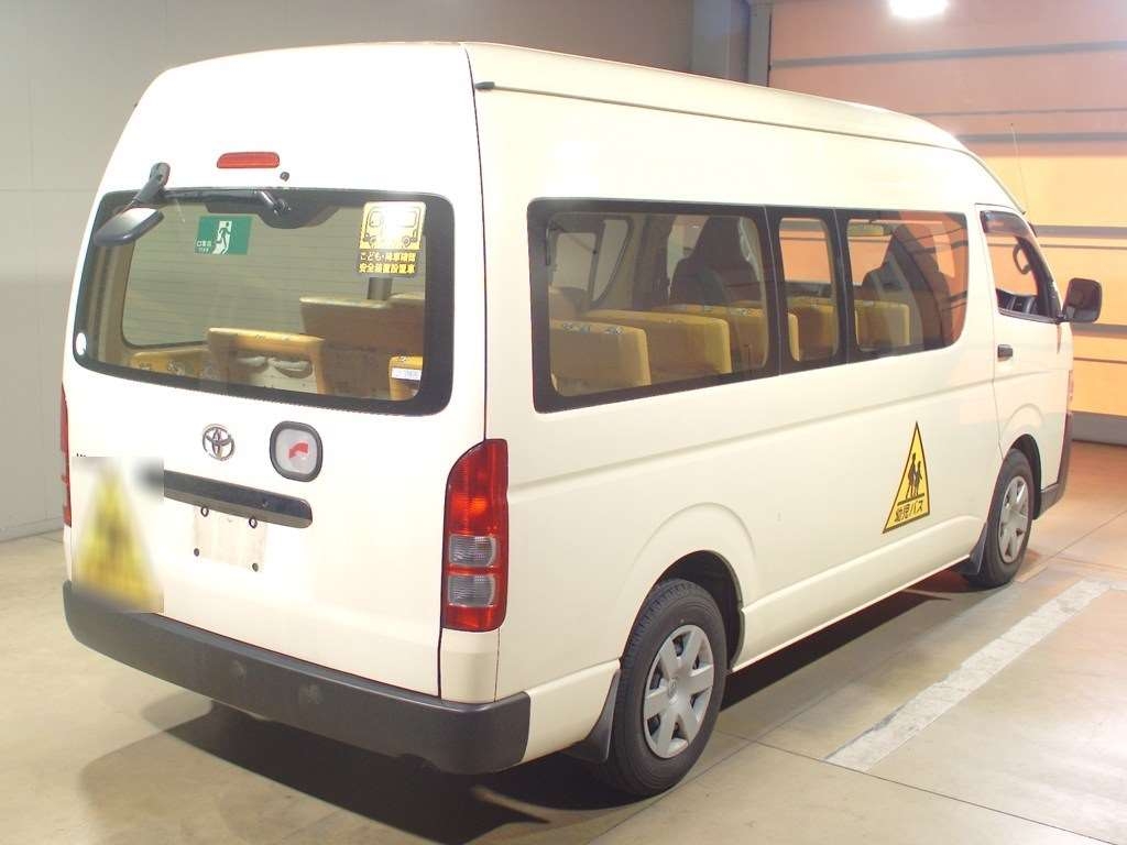 TOYOTA REGIUS ACE