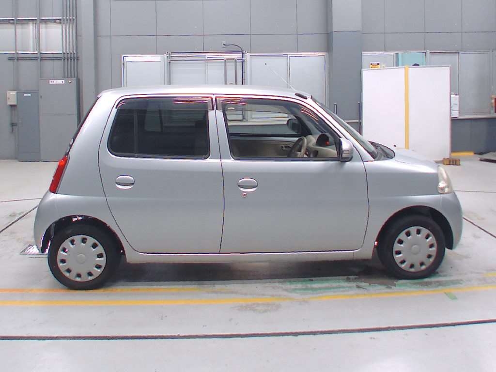 DAIHATSU ESSE