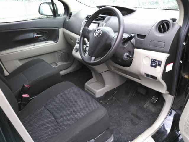 TOYOTA PASSO SETTE