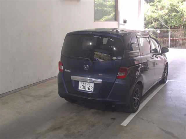 HONDA FREED SPIKE