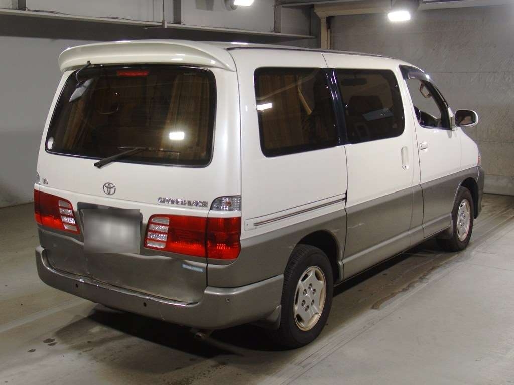 TOYOTA GRAND HIACE