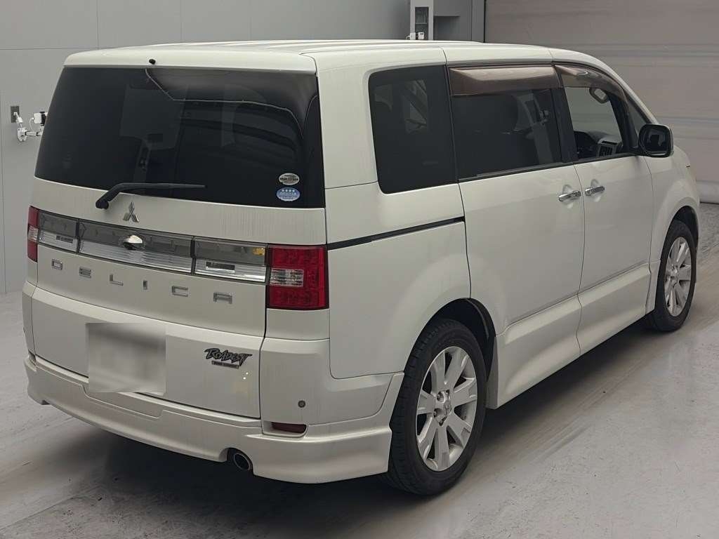 MITSUBISHI DELICA D:5
