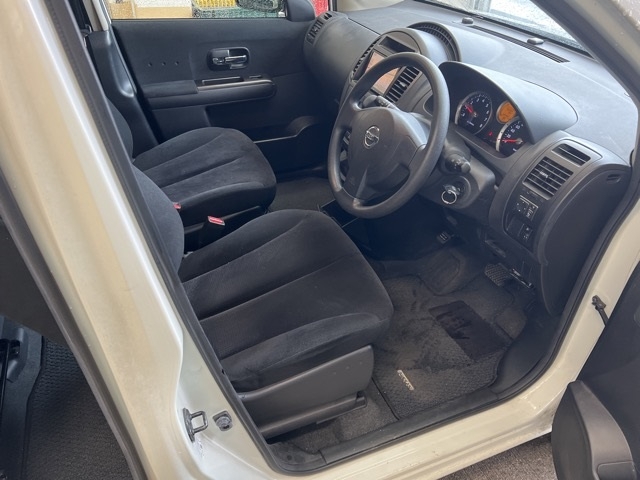 NISSAN LAFESTA