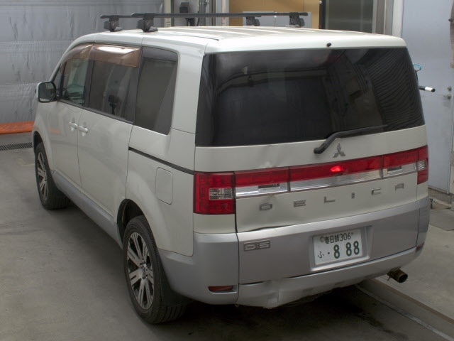 MITSUBISHI DELICA D:5