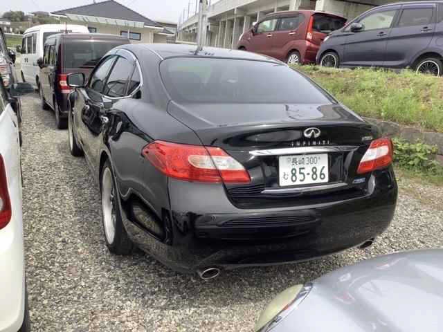 NISSAN FUGA