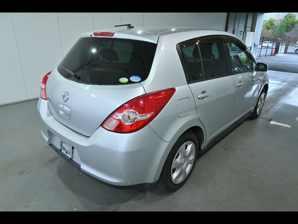 NISSAN TIIDA