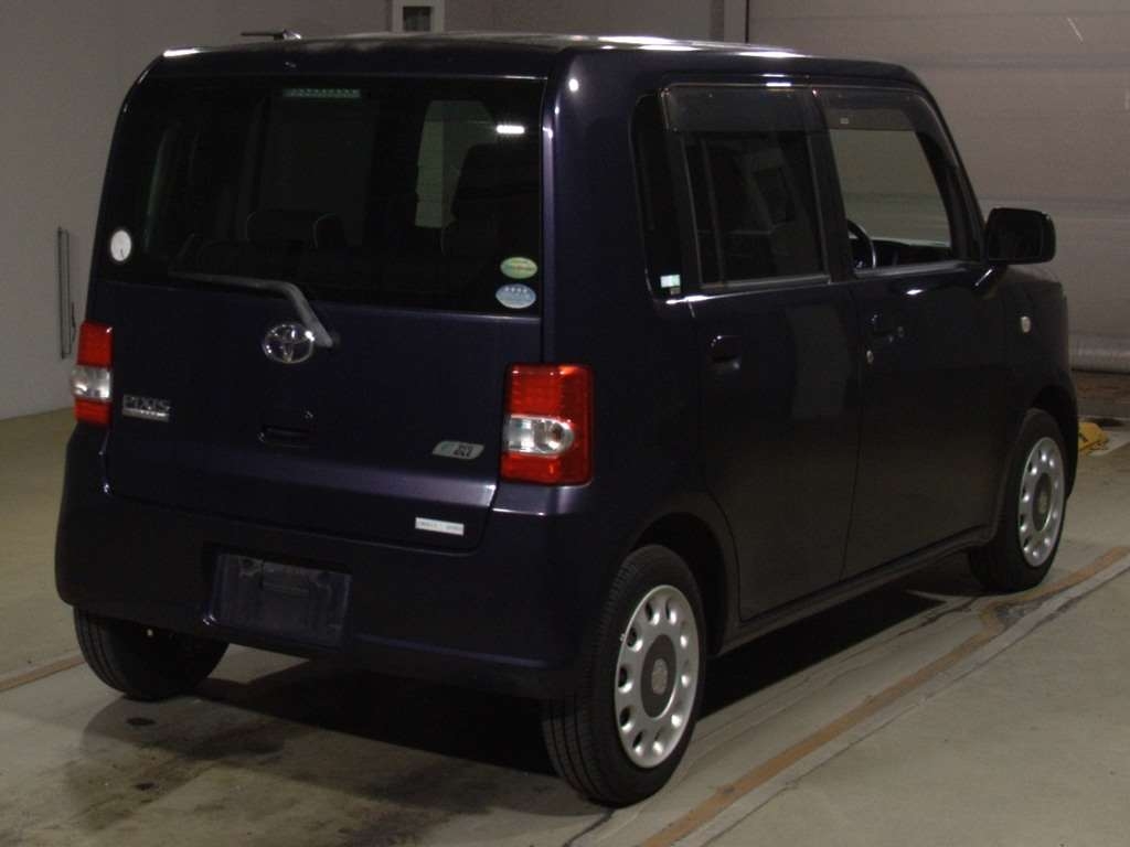 TOYOTA PIXIS SPACE