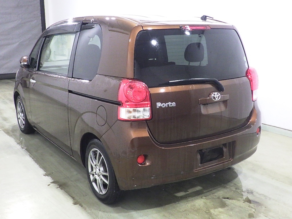 TOYOTA PORTE