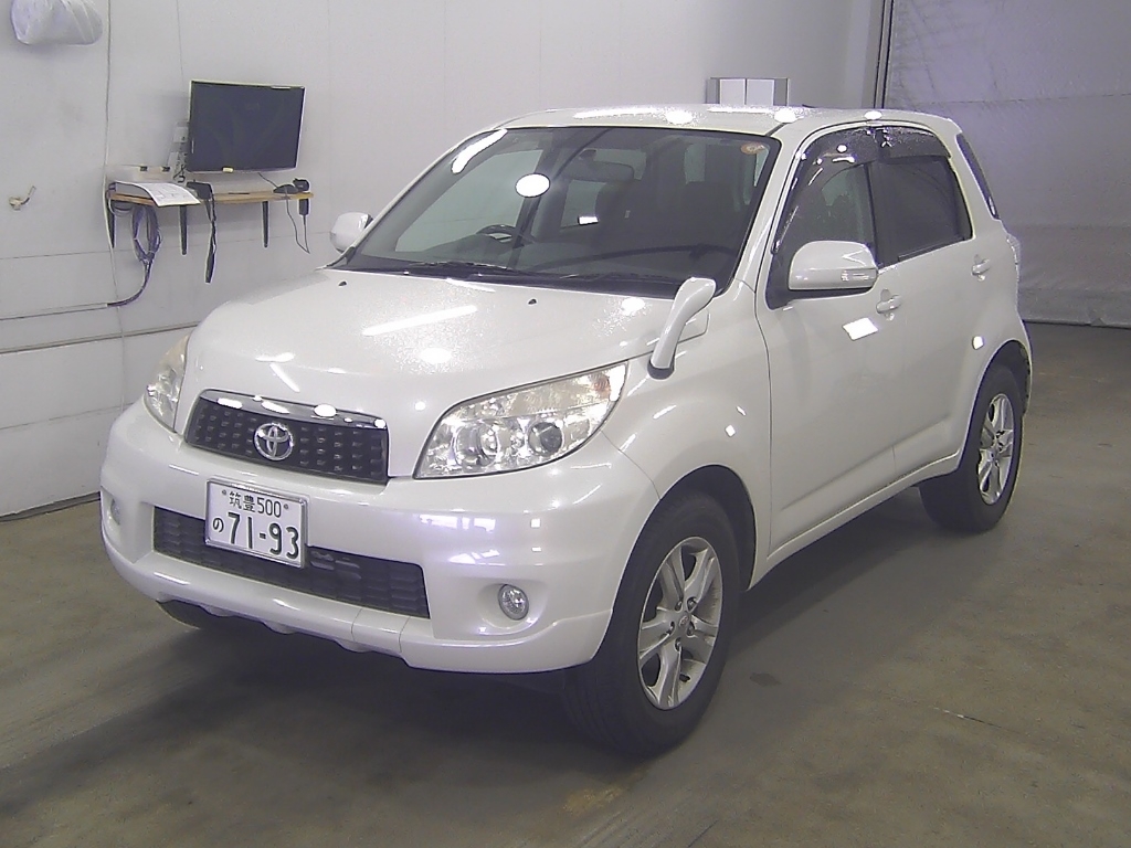 TOYOTA RUSH