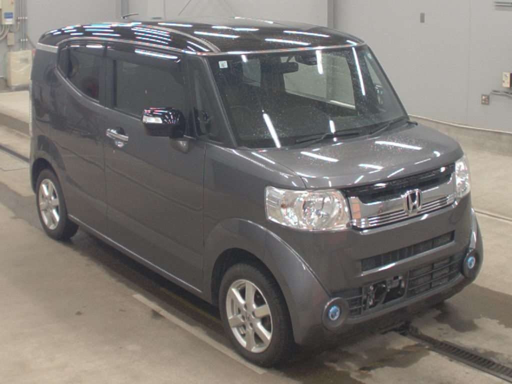 HONDA N-BOX SLASH