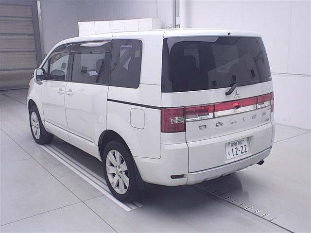 MITSUBISHI DELICA D:5