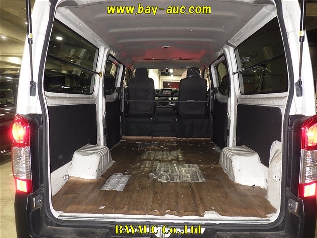 NISSAN NV350 CARAVAN