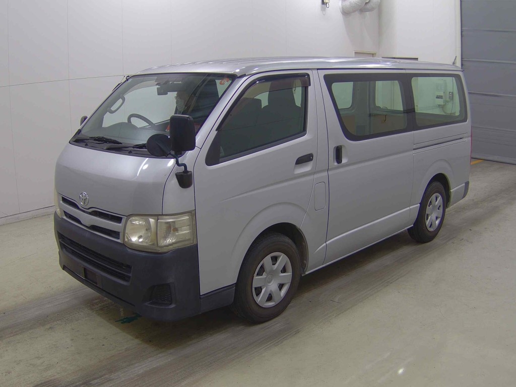 TOYOTA REGIUS ACE