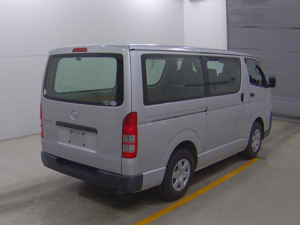 TOYOTA REGIUS ACE