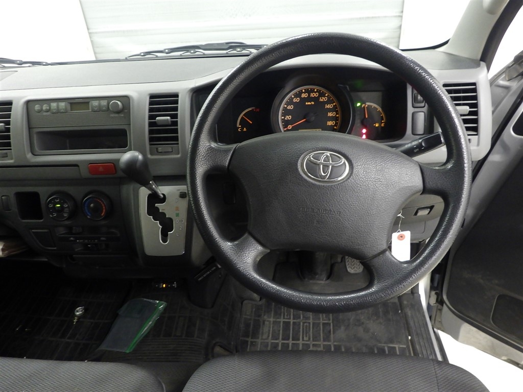 TOYOTA REGIUS ACE