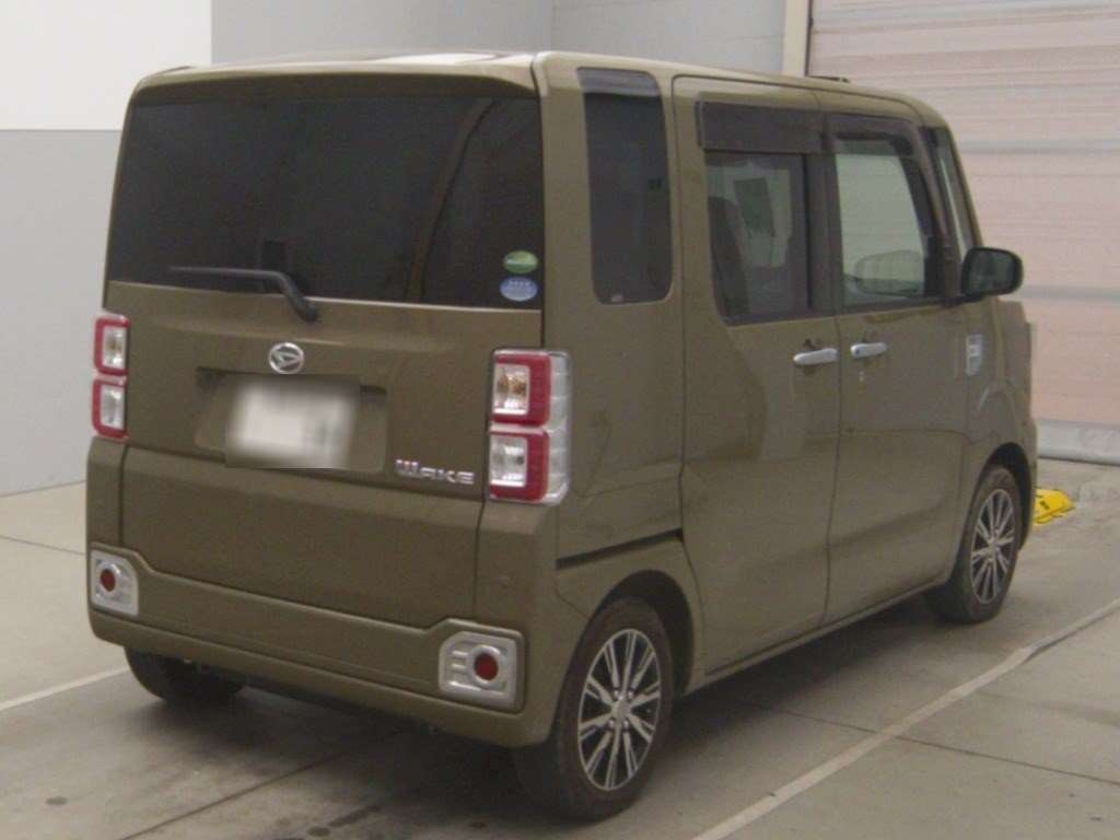 DAIHATSU WAKE