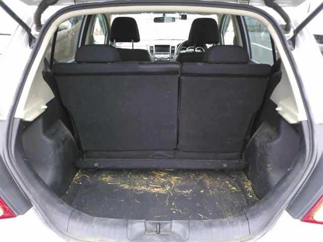 NISSAN TIIDA