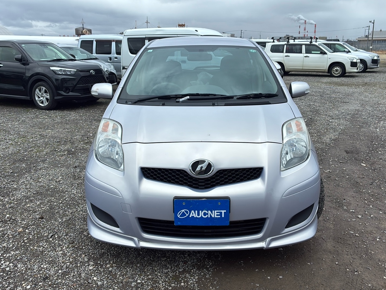 TOYOTA VITZ