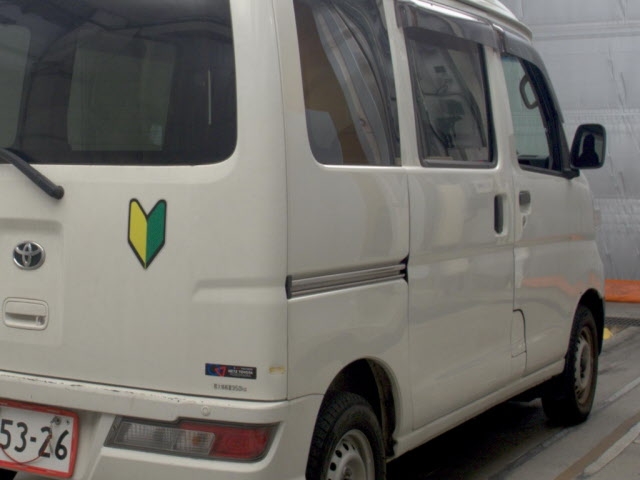 TOYOTA PIXIS VAN