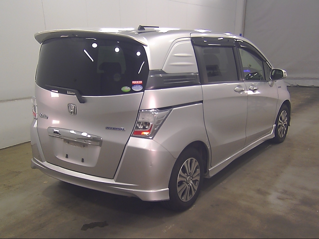 HONDA FREED SPIKE