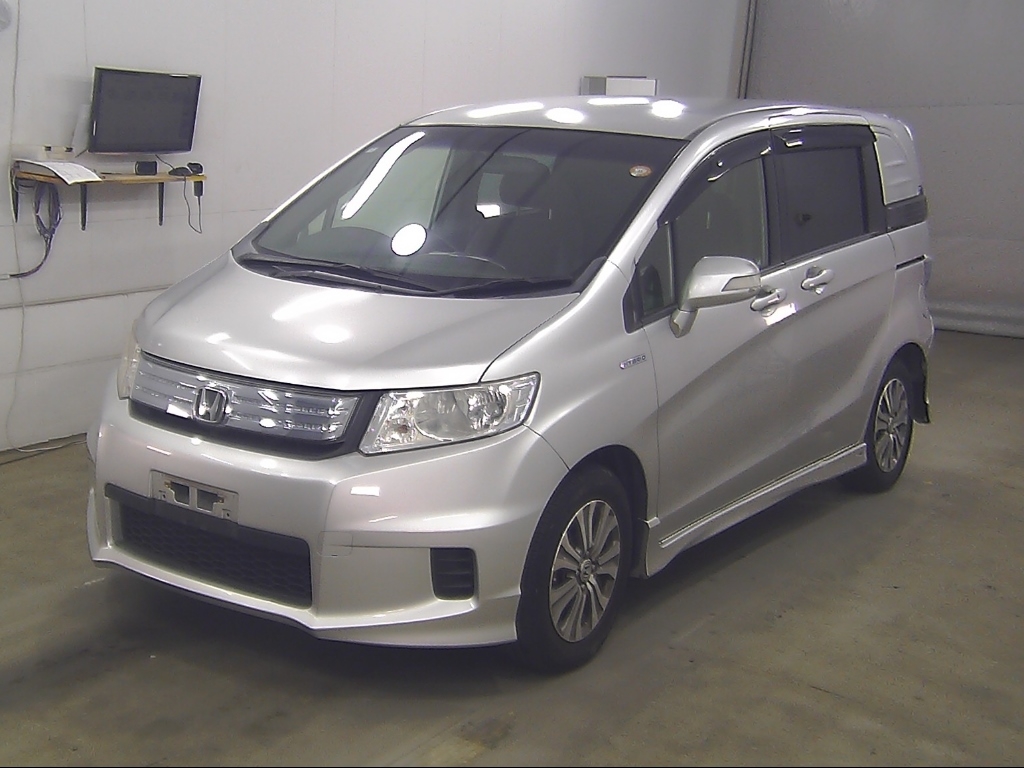 HONDA FREED SPIKE