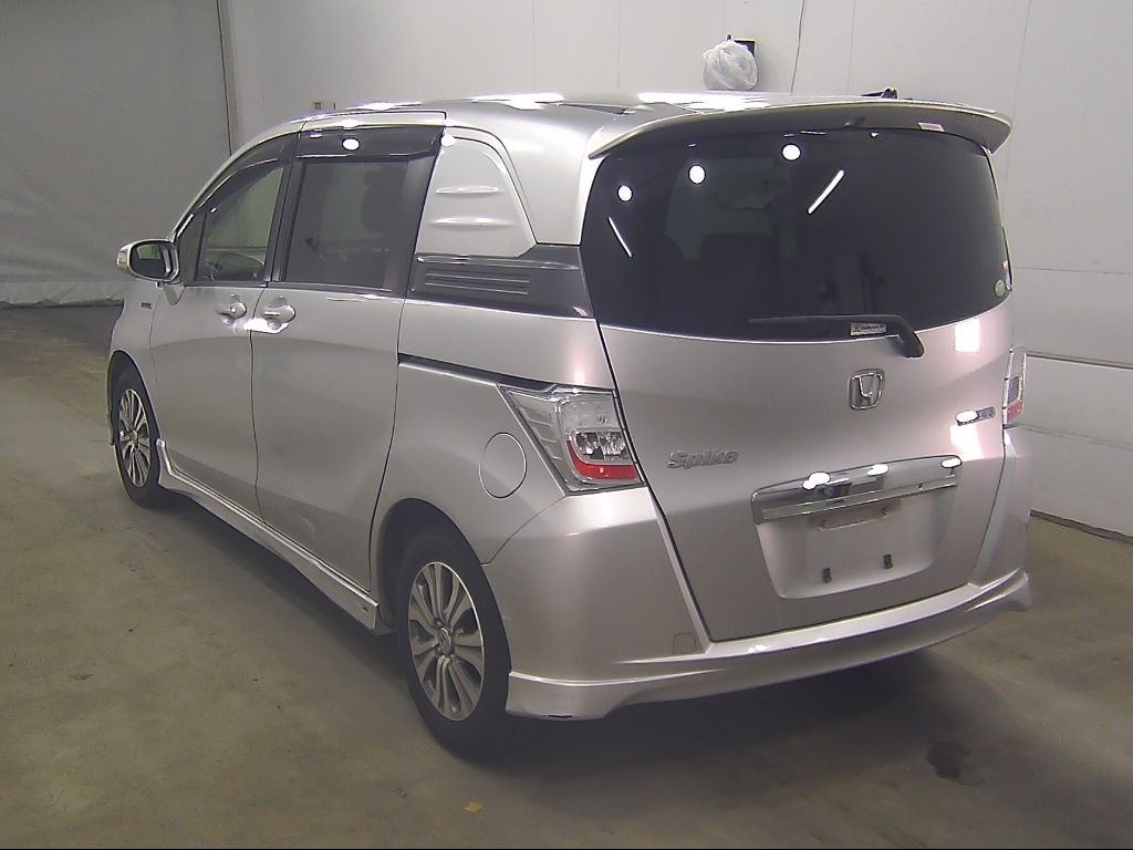 HONDA FREED SPIKE