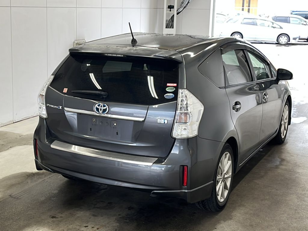 TOYOTA PRIUS ALPHA