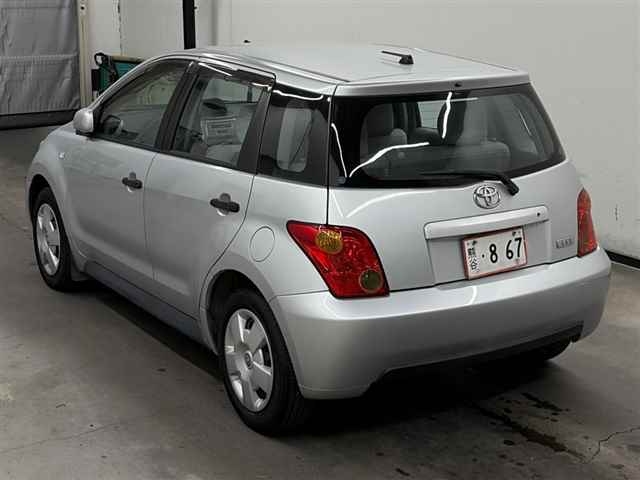 TOYOTA IST