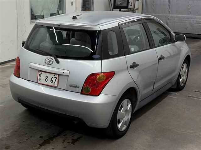 TOYOTA IST
