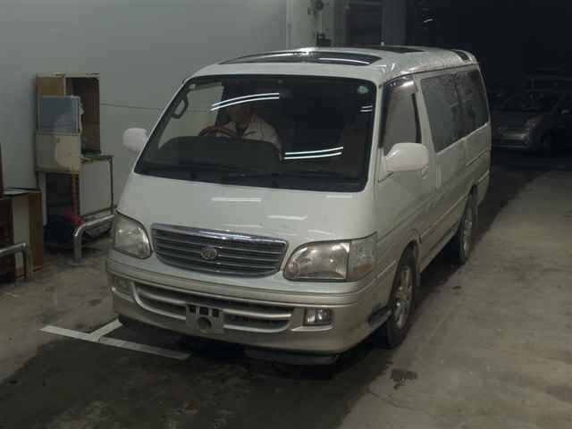 TOYOTA HIACE