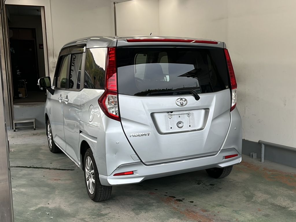 TOYOTA ROOMY