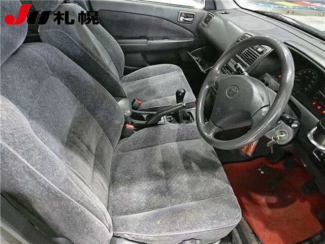TOYOTA CARINA