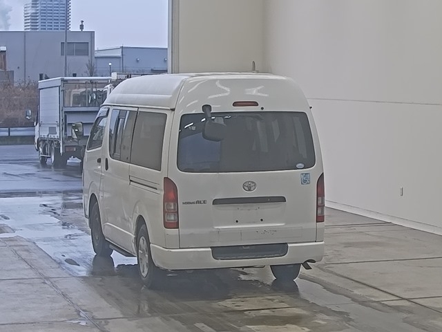 TOYOTA REGIUS ACE