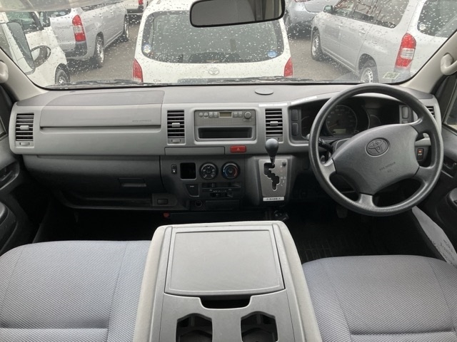 TOYOTA REGIUS ACE